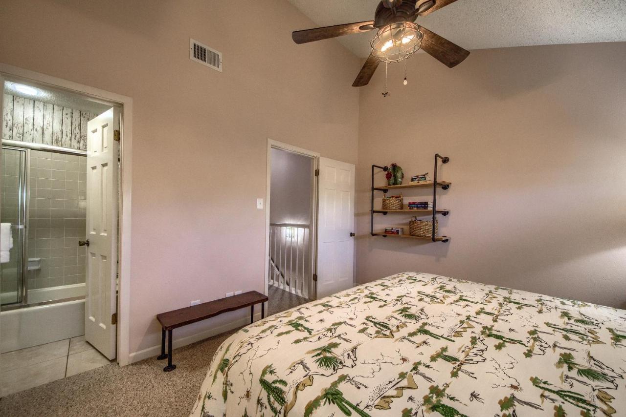 The Iron Cactus Condo On The Comal Cw C102 New Braunfels Buitenkant foto