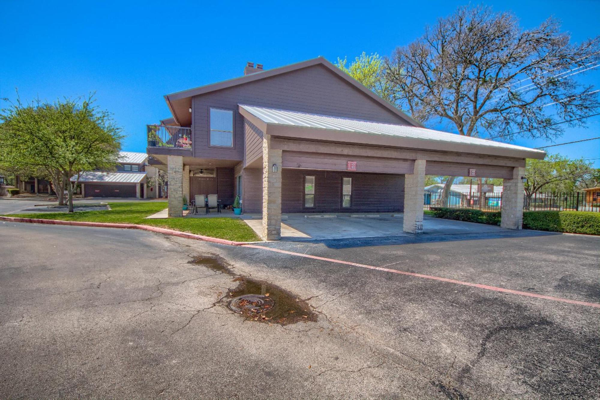 The Iron Cactus Condo On The Comal Cw C102 New Braunfels Buitenkant foto