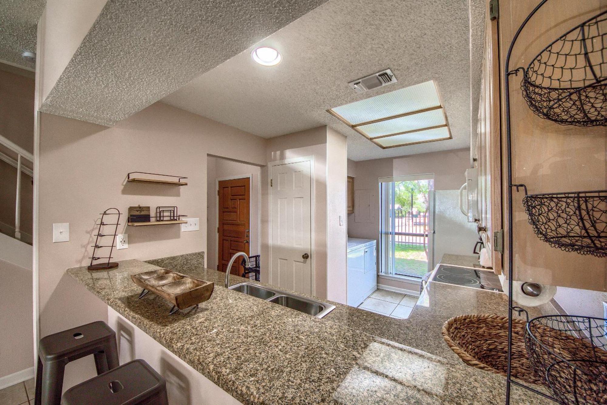 The Iron Cactus Condo On The Comal Cw C102 New Braunfels Buitenkant foto